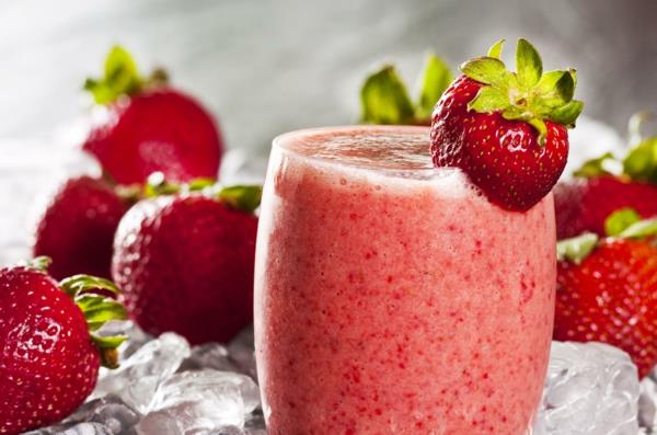 φράουλες υγιεινά φρέσκα ανακινεί smoothies