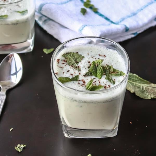 δροσιστικά καλοκαιρινά ποτά Chaas Buttermilk παραδοσιακά ινδικά ποτά