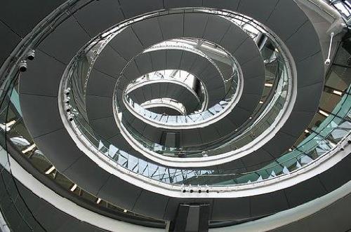 εκπληκτική πρωτοποριακή κατασκευή σκαλοπατιών Δημαρχείο Λονδίνου
