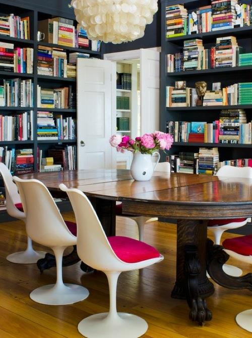 εκπληκτικές πρακτικές βιβλιοθήκες στο σπίτι φωτεινά χρώματα