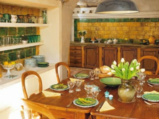 τραπεζαρία γαλλική αγροτική κίτρινη πράσινη άνοιξη φρεσκάδα καθρέφτης κουζίνας