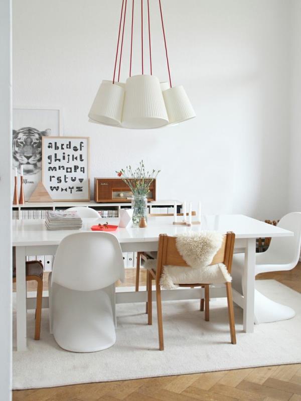 τραπέζι τραπεζαρίας με καρέκλες σκανδιναβικό σχέδιο κρεμαστό φώτα λευκό