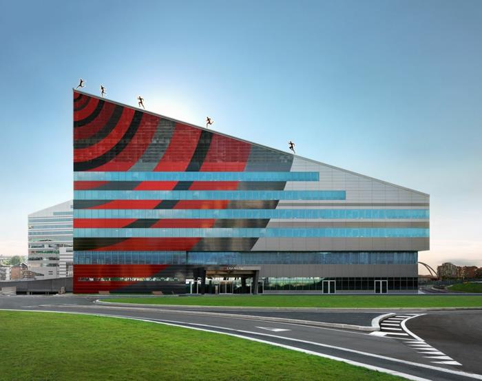 fabio novembre μοντέρνα αρχιτεκτονική κτίριο κόκκινο μαύρο casa milan ποδοσφαιρικό μουσείο Μιλάνο