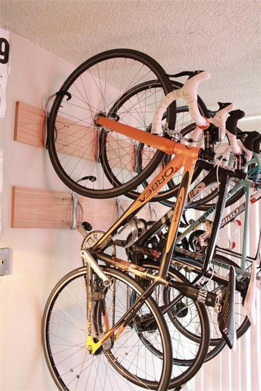 βάση τοίχου ποδηλάτου για να κρεμάσετε πολλά ποδήλατα
