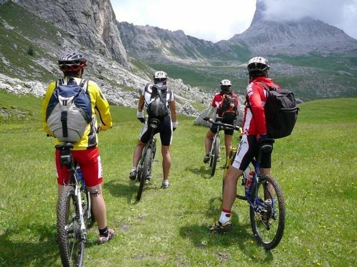 ποδήλατο περιοδεία εξοπλισμός ποδηλάτων βουνά εξωτερική