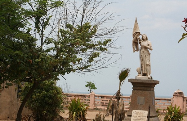 parks-in-pondicherry-statula-of-joan-of-lankas