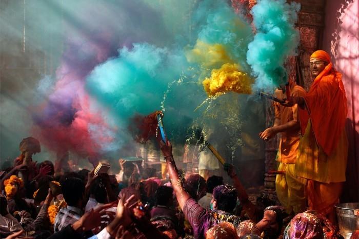 χρώματα φεστιβάλ holi