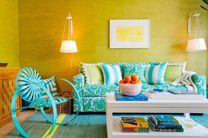 χρώματα στο σαλόνι συνδυάζουν κίτρινο σχεδιασμό τοίχου και πράσινο χαλί και έπιπλα