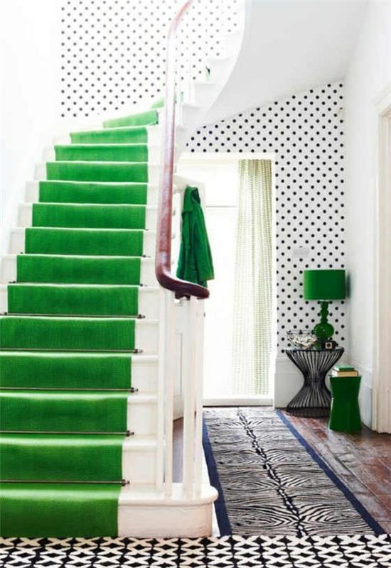 συνδυασμός χρωμάτων στο διάδρομο πράσινες σκάλες punctiform τοίχος