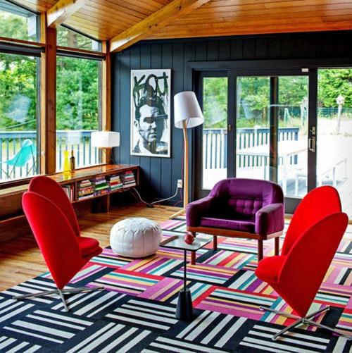 Κομψός σχεδιασμός χρώματος στο σπίτι ρίγες κόκκινο πολυθρόνα καναπές φωτιστικό δαπέδου