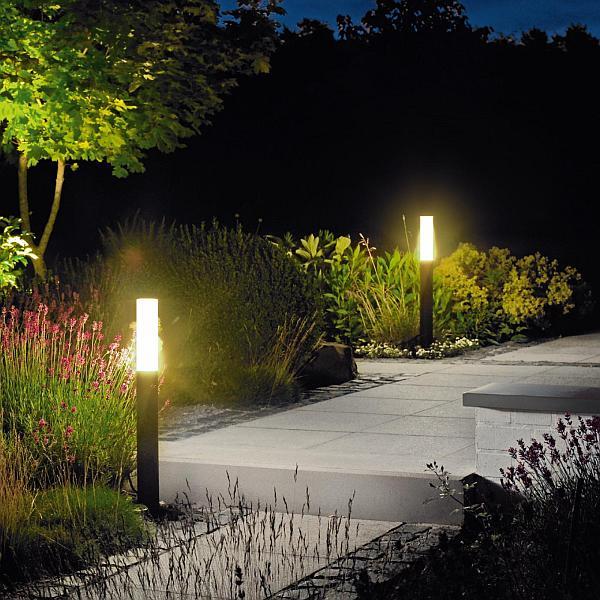 Φωτίστε τον συναρπαστικό φωτισμό στο μονοπάτι του κήπου