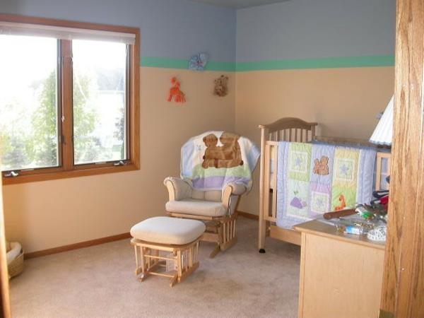 παιδικό δωμάτιο φενγκ σούι λευκό φρέσκο ​​φυσικό ξύλο απαλό φως