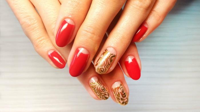 νύχια σχεδιασμού τζελ νυχιών βερνίκι νυχιών κόκκινο χρυσό λουλουδάτο μοτίβο