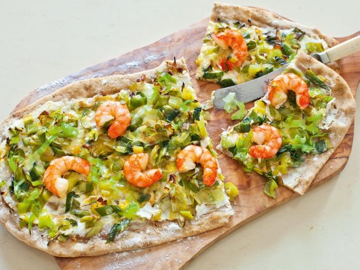 tarte flambée συνταγή φρέσκα κρεμμυδάκια γαρίδες