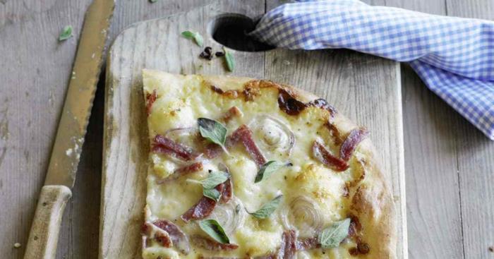 φτιάξτε μόνοι σας κέικ κρεμμυδιού tarte flambée