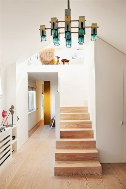 σκάλες διαδρόμου ξύλινο σχέδιο χρώματος φωτεινό ζεστό