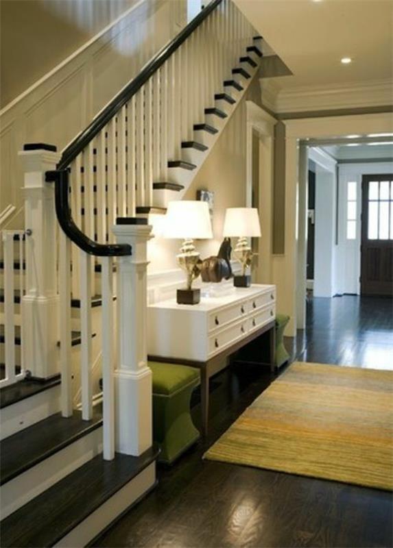 διάδρομος ζωντανές ιδέες σκάλες σέρβις τραπέζι 2 λάμπες χαλί πράσινο