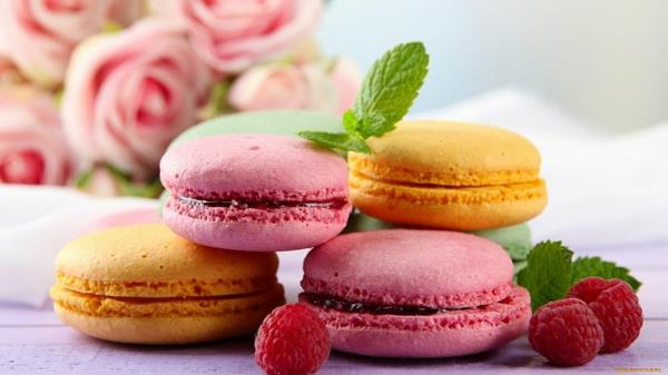 γαλλικά macarons με βατόμουρα