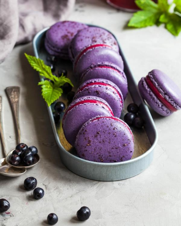 γαλλικά macarons μέντα βατόμουρα