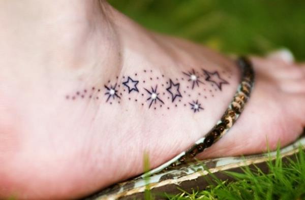 τατουάζ όμορφα αστέρια στο πόδι