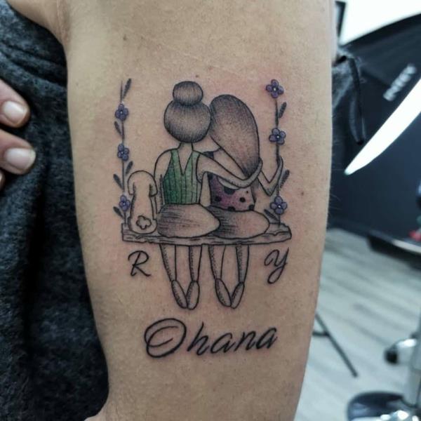 φιλία τατουάζ ohana τατουάζ άνω βραχίονα
