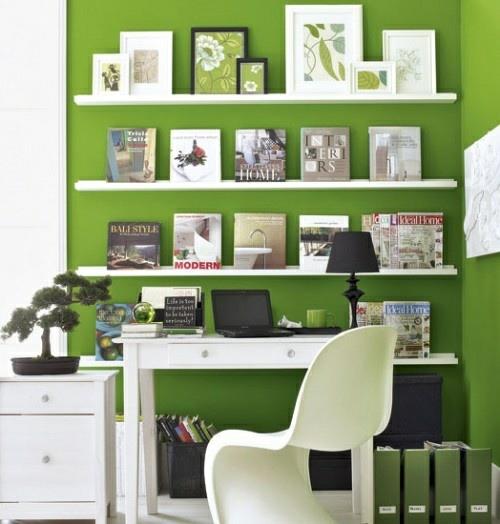 ανοιξιάτικη διακόσμηση φυτών γραφείο βιβλία καρέκλα περιοδικά πράσινα
