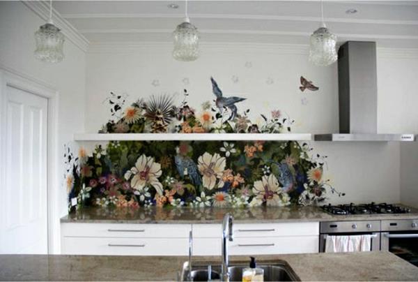 φρέσκες ιδέες splashback κουζίνας πολύχρωμα λουλούδια και πουλιά