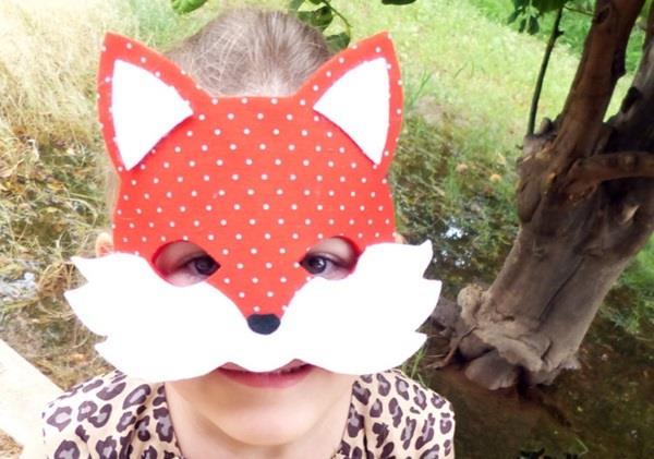 παιδιά αλεπούς φτιάχνουν μάσκες ζώων