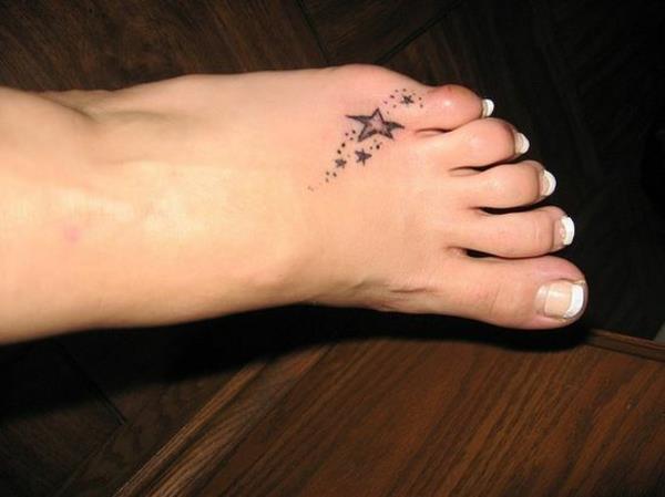 τατουάζ ποδιών σχεδιάζει αστέρια