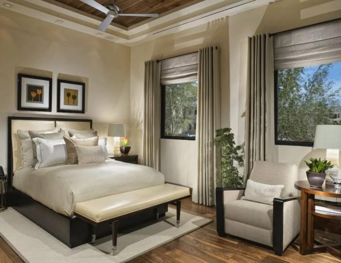 κουρτίνες στο υπνοδωμάτιο ελαφριές κουρτίνες και φωτεινοί τοίχοι εξασφαλίζουν μια ωραία χαλάρωση στον χώρο ύπνου