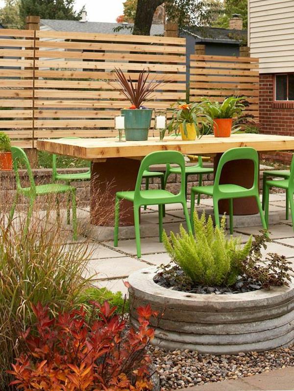 ιδέες κήπου ιδιωτική οθόνη ξύλινες καρέκλες τραπεζαρίας