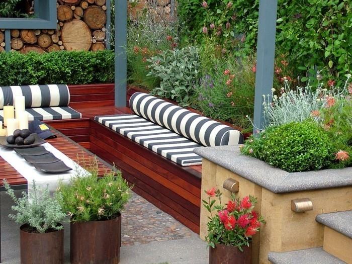 καθιστικό κήπου σχεδιασμός μαξιλαριών κήπου με μοτίβο λωρίδων