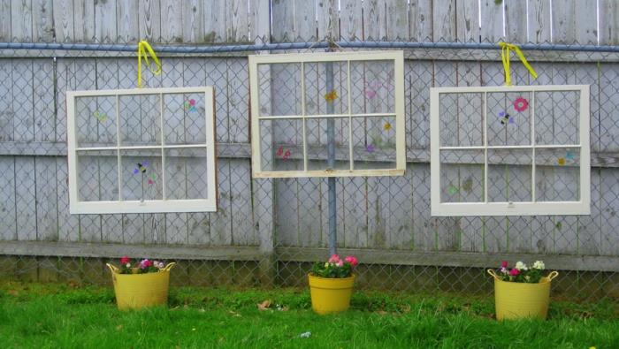 ιδέες διακόσμησης κήπου φράχτης κήπου διακοσμούν παλιές γλάστρες με πλαίσιο
