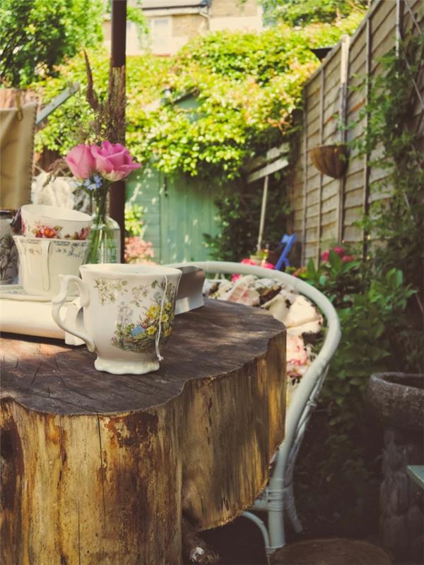 τραπέζι κήπου φανταχτερά έπιπλα κήπου από κούτσουρο