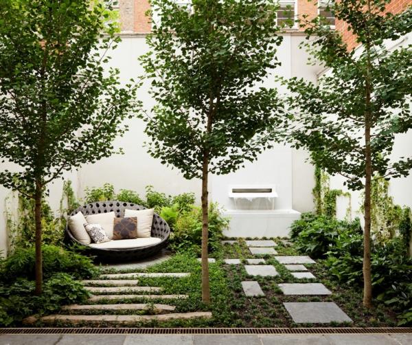ιδέες σχεδιασμού κήπου αυλή έπιπλα κήπου καναπές μαξιλάρια μαξιλαράκια δέντρα
