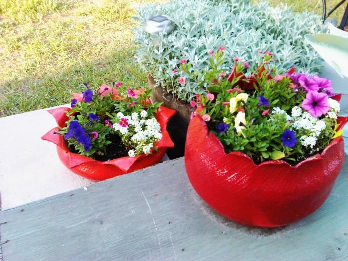 ιδέες κήπου ζωγραφίζουν παλιά ελαστικά αυτοκινήτου κόκκινα λουλούδια
