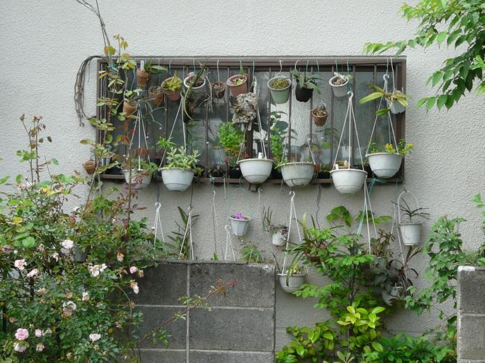 ιδέες κήπου διακόσμηση κήπου γλάστρες κρεμασμένα φυτά κήπου