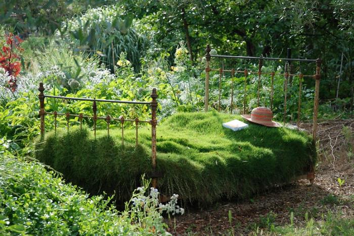 ιδέες κήπου για να φτιάξετε τον εαυτό σας παλιό μεταλλικό κρεβάτι