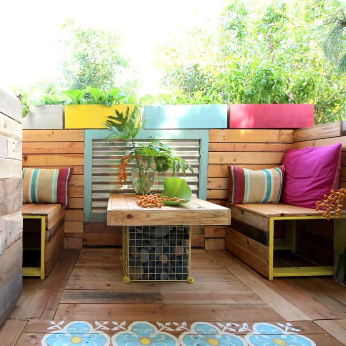 έπιπλα κήπου σχεδιασμός έπιπλα παλετών ξύλινο πάτωμα χρωματιστό μαξιλάρια ρίψης