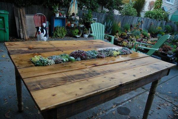 έπιπλα κήπου χτίστε το δικό σας τραπέζι κήπου ενσωματώστε φυτά