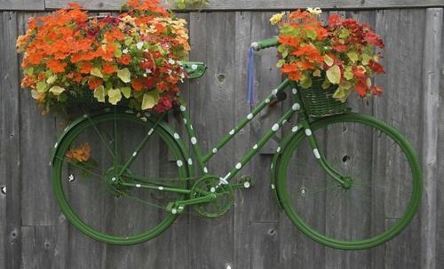 ιδέες επίπλων κήπου ποδήλατο καλλιτεχνικά λουλούδια