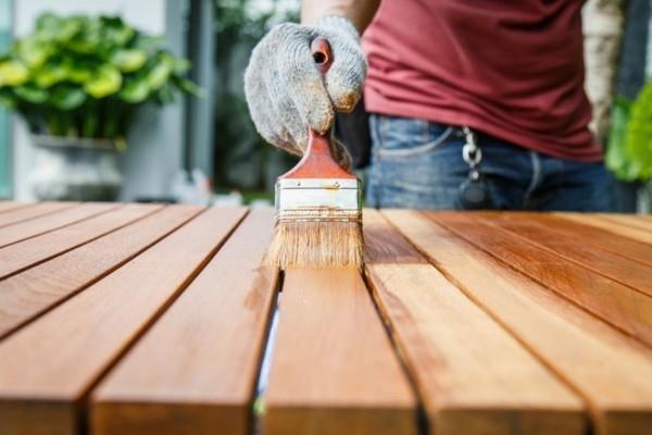 Εμποτισμός επίπλων κήπου Φροντίδα σωστά για ξύλινα έπιπλα