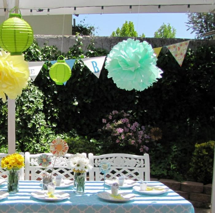 διακόσμηση πάρτι κήπου σημαία αλυσίδα ανοιχτό μπλε τραπεζομάντιλο διακοσμητικό τραπέζι