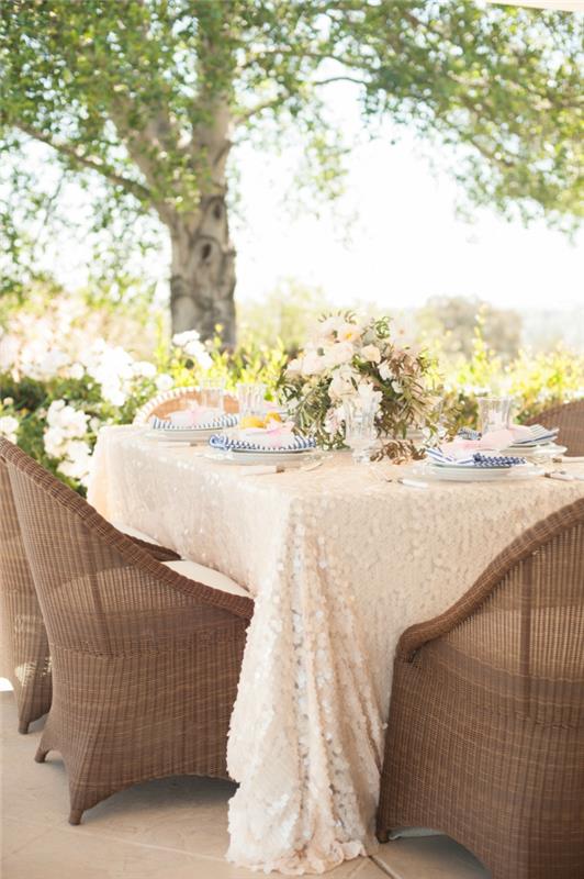 διακόσμηση τραπέζι κήπου πάρτι διακόσμηση λουλουδιών glitter κουβέρτα πολυθρόνα μπαστούνι