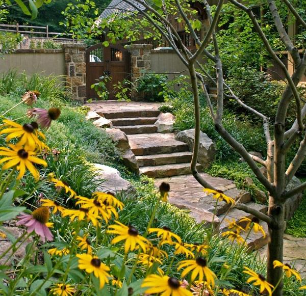 σκάλες κήπου πέτρα ξύλο εξωραϊσμός λουλούδια κήπου