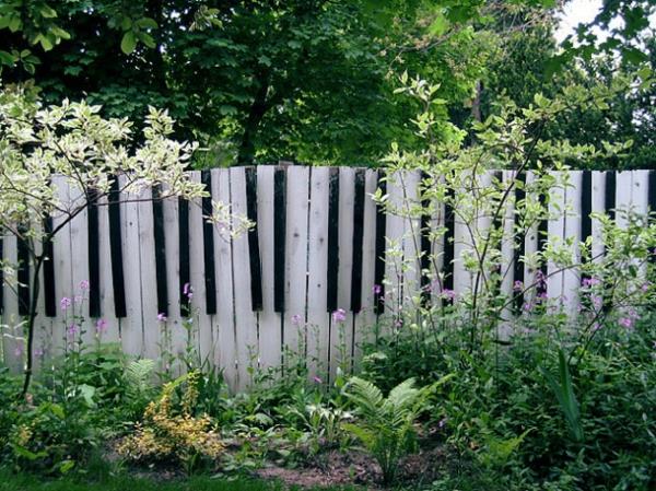 διακόσμηση φράχτη κήπου φτιάξτε μόνοι σας πιάνο