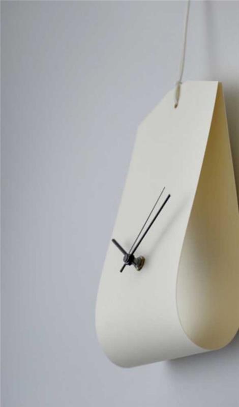 διπλωμένο χαρτί - υπέροχο ρολόι τοίχου