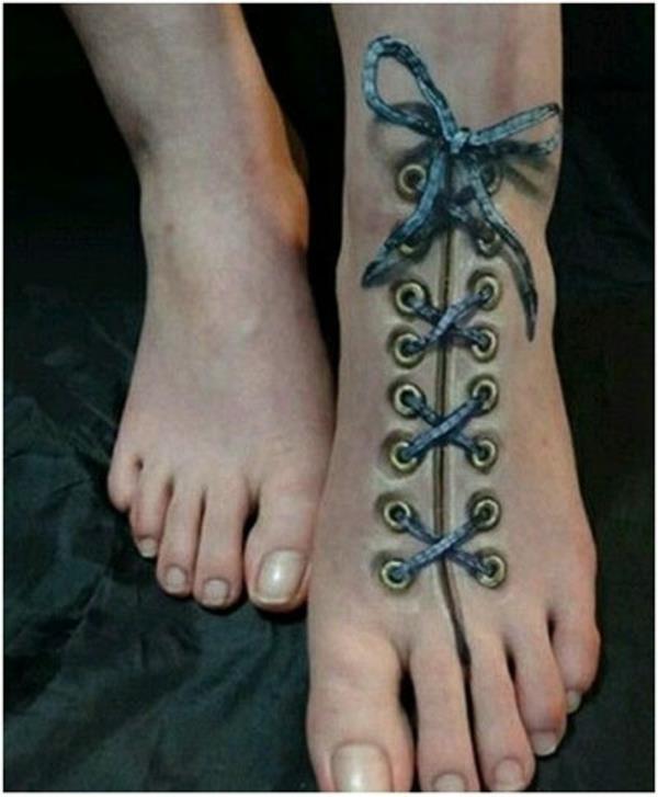 τατουάζ τρισδιάστατο παπούτσι στο πόδι