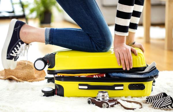 Συσκευάστε σωστά την κίτρινη βαλίτσα σας Συσκευάστε τη βαλίτσα σας