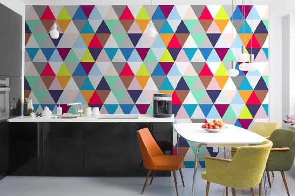 γεωμετρικό σχέδιο ως διακόσμηση τοίχου κουζίνα τρίγωνα χρώματος